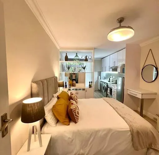 Cozy Apartment In Cape Town